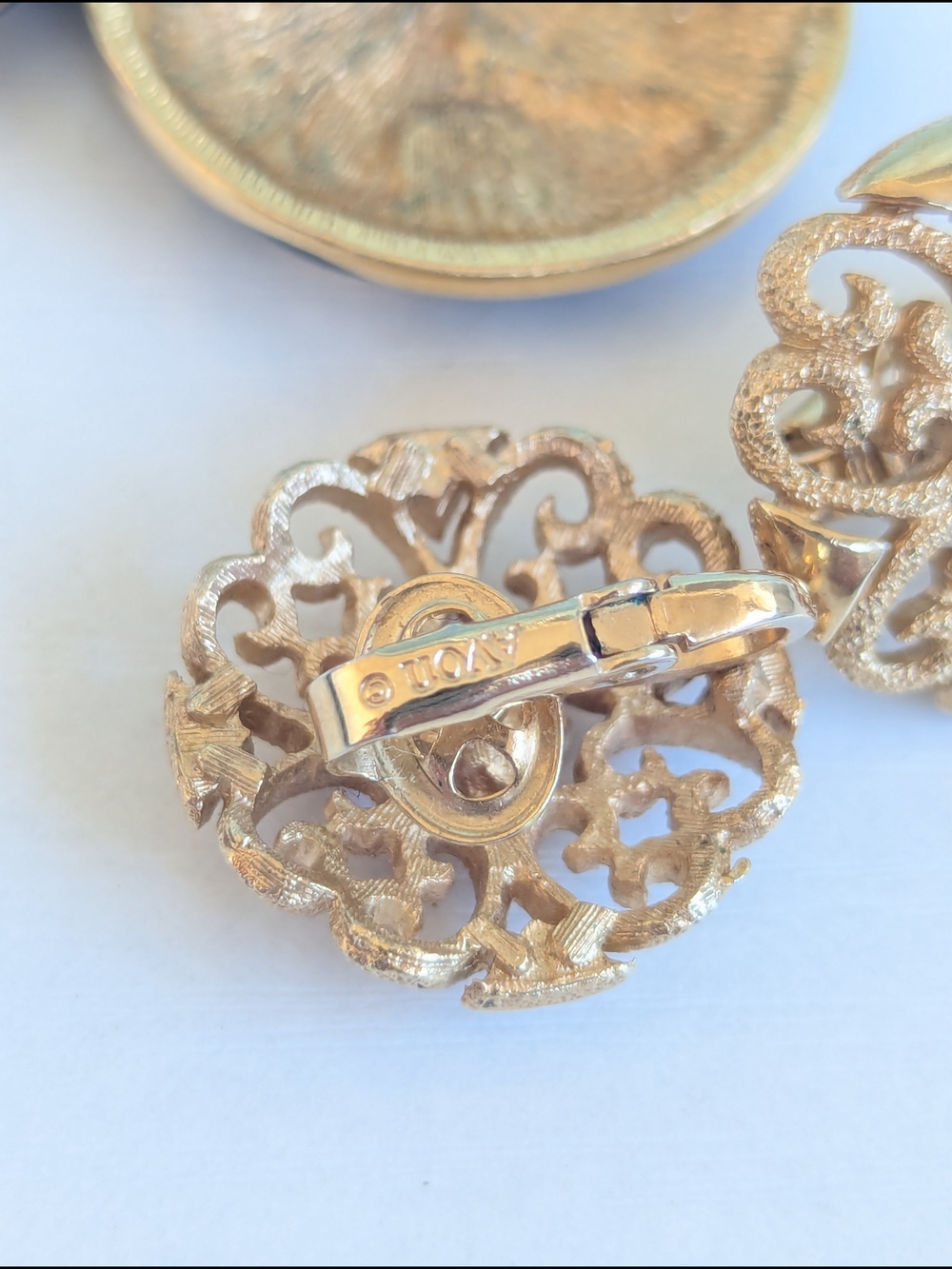 Round Black and Gold Statement Clip-On Earrings - Women Jewelry (Bundle) - Picture 6 of 8
